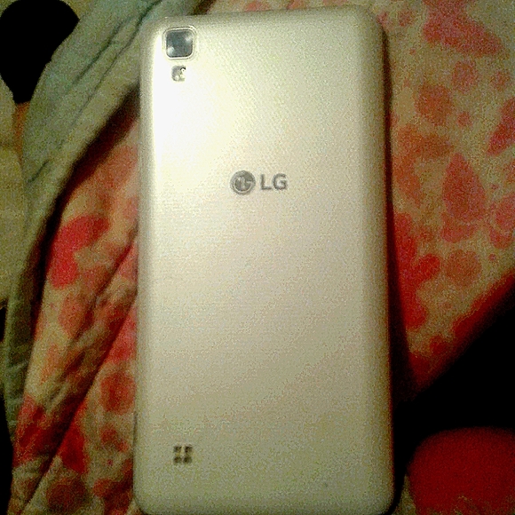 Phone - Picture 1 of 1